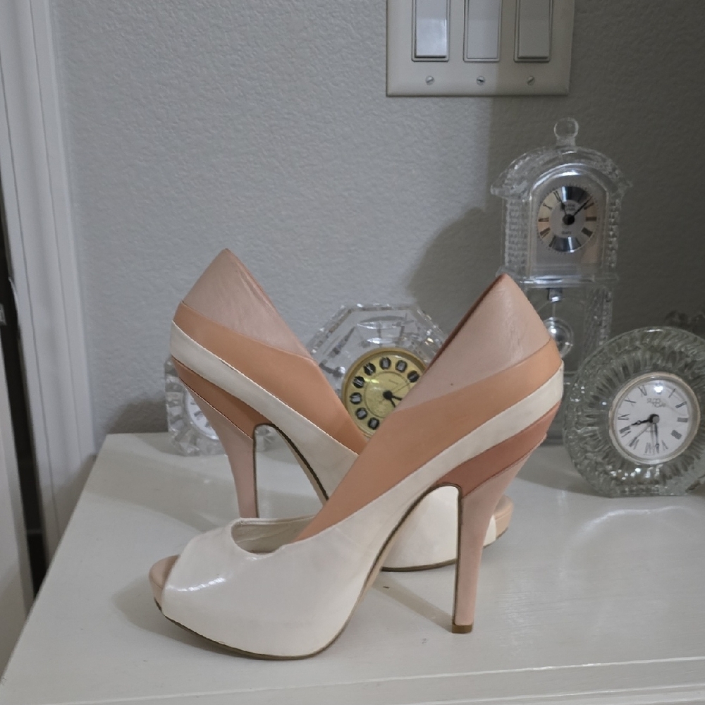 BCBGMaxAzria Cream and Tan Peep Toe Heels - Picture 3 of 6